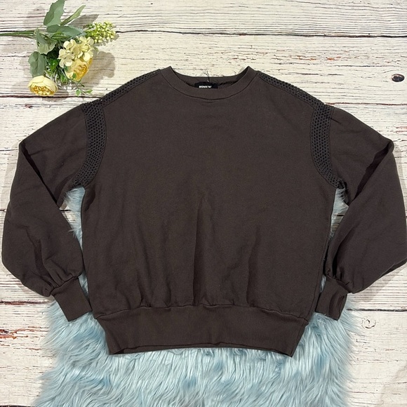 Monrow Gray Crochet Trim Crewneck Sweatshirt - Picture 1 of 12